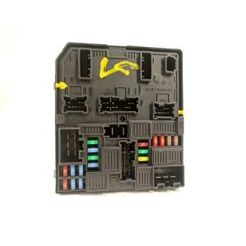 CAJA RELES / FUSIBLES 284B63349R 