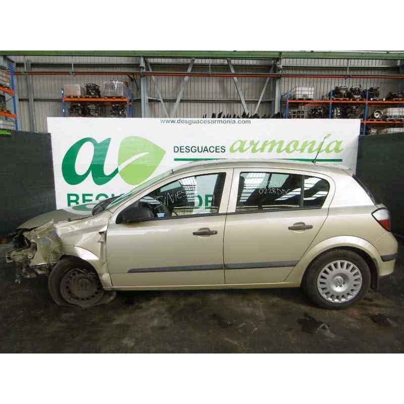 opel astra h berlina del año 2004