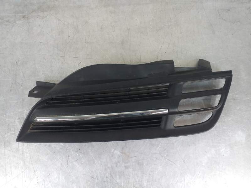 REJILLA PARAGOLPES IZQUIERDA 62330AX600 