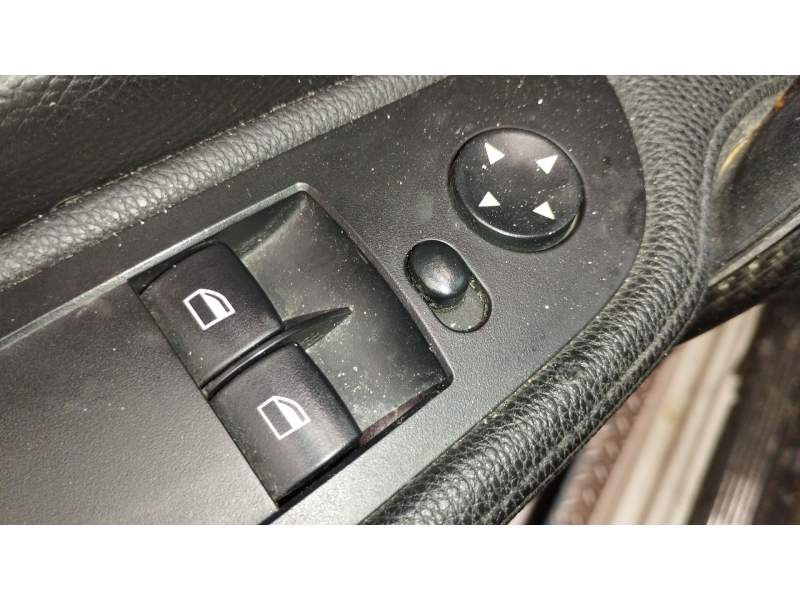 MANDO ELEVALUNAS DELANTERO IZQUIERDO 61319216522 