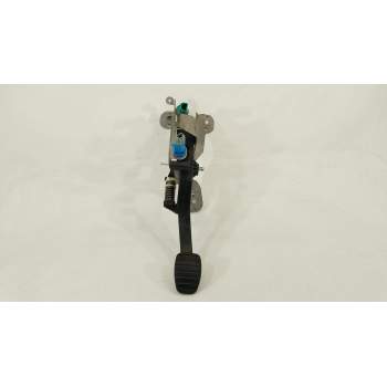PEDAL EMBRAGUE 465030037R 
