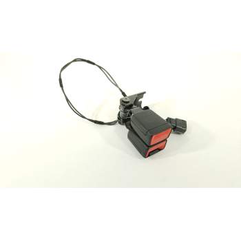 ENGANCHE CINTURON TRASERO CENTRAL L1TBA613K21AA3JA6 34026067B 2404519