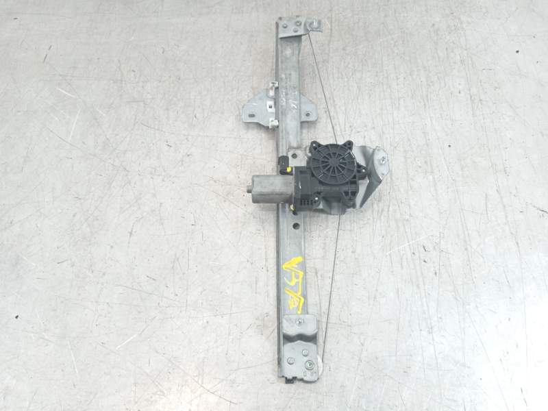 ELEVALUNAS TRASERO DERECHO 827202127R 