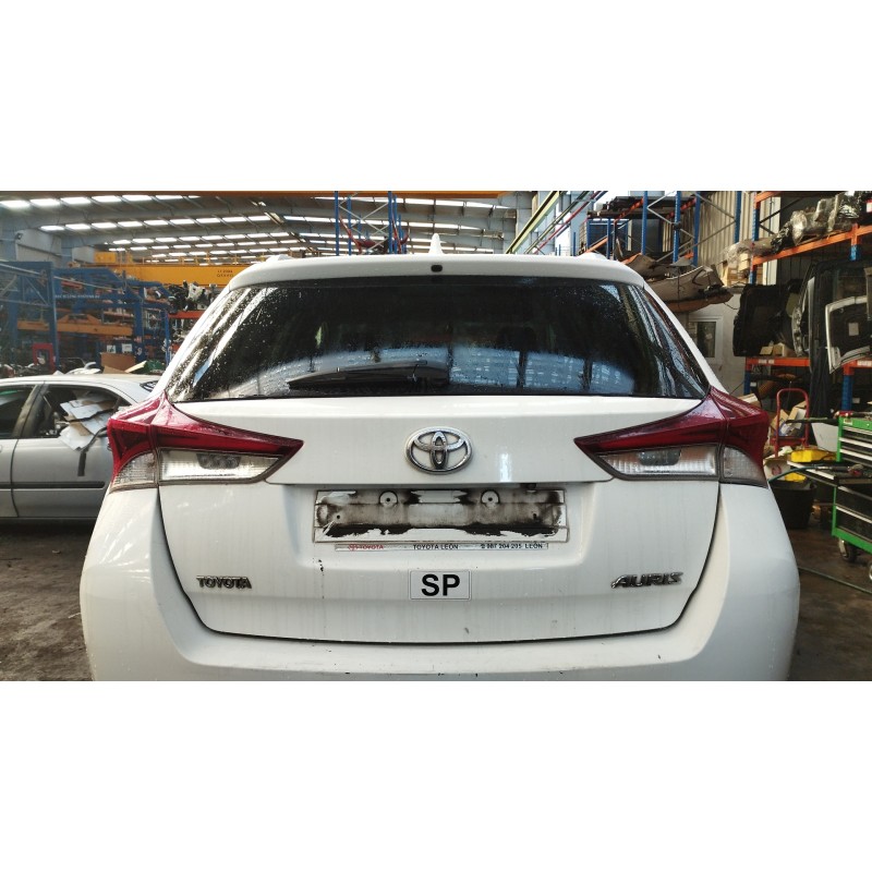 Recambio de porton trasero para toyota auris active referencia OEM IAM   