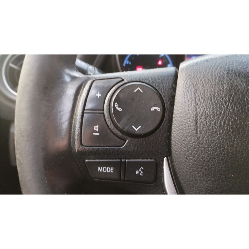 Recambio de mando volante para toyota auris active referencia OEM IAM   