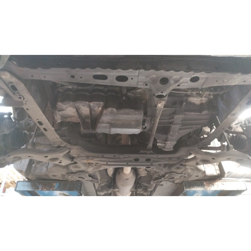 Recambio de puente delantero para toyota auris active referencia OEM IAM   