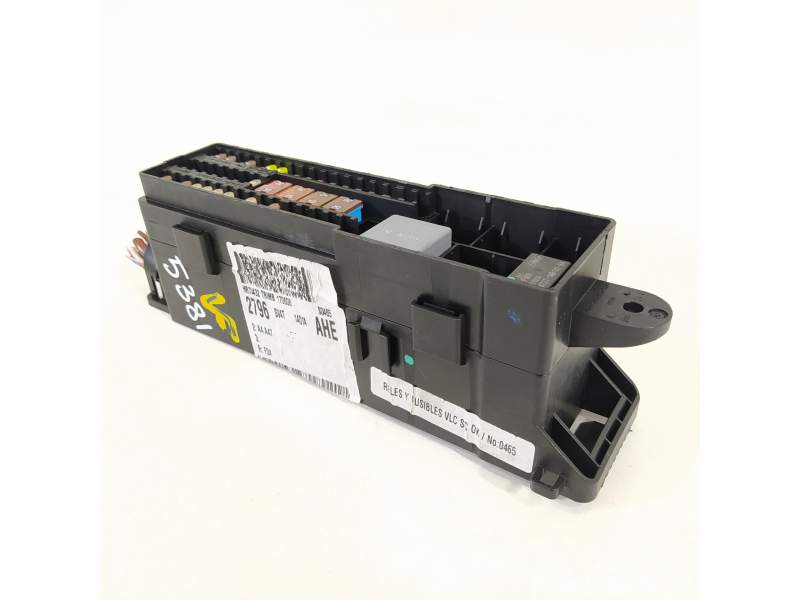 CAJA RELES / FUSIBLES GV4T14014AHE CV6T14K131AC 