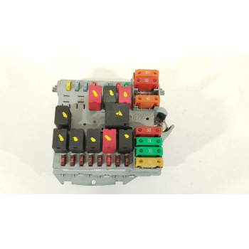 CAJA RELES / FUSIBLES 51790930 