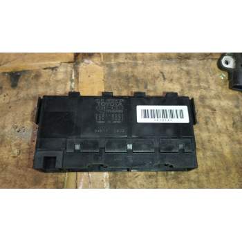CAJA RELES / FUSIBLES 8264147010 72818501
