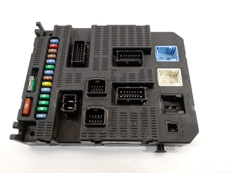 CAJA RELES / FUSIBLES 9659285680 BSI2004P0900