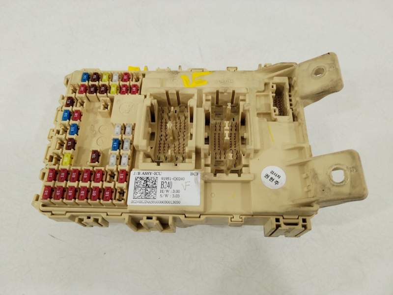 CAJA RELES / FUSIBLES 91951Q0240 