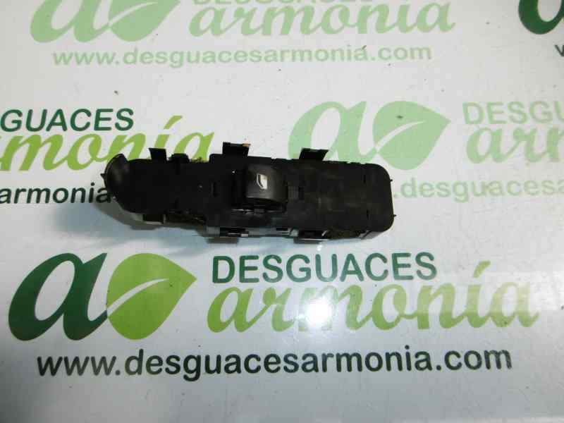 MANDO ELEVALUNAS DELANTERO DERECHO 9651465677 