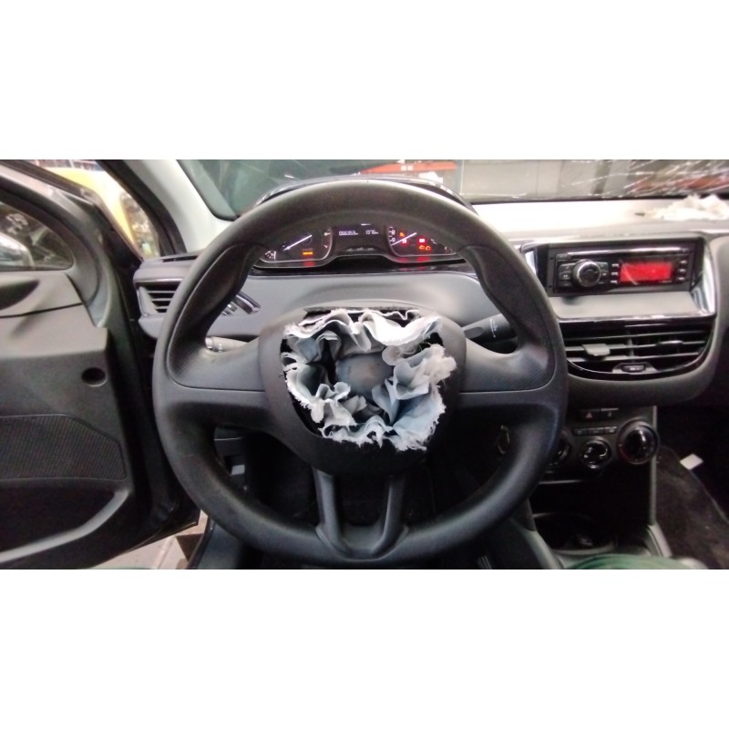 Recambio de volante para peugeot 208 1.5 blue-hdi fap referencia OEM IAM   