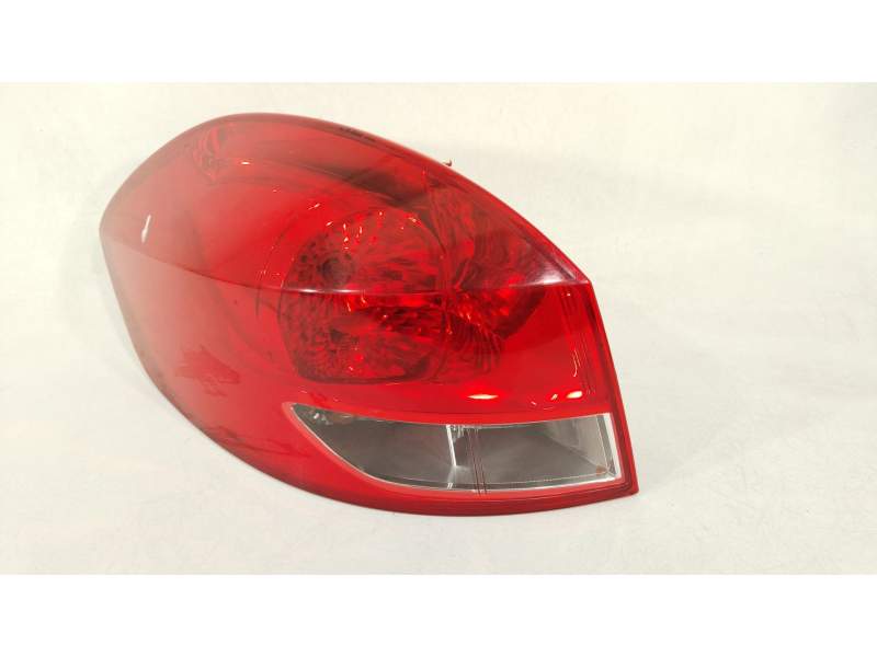 PILOTO TRASERO IZQUIERDO 8200586843 