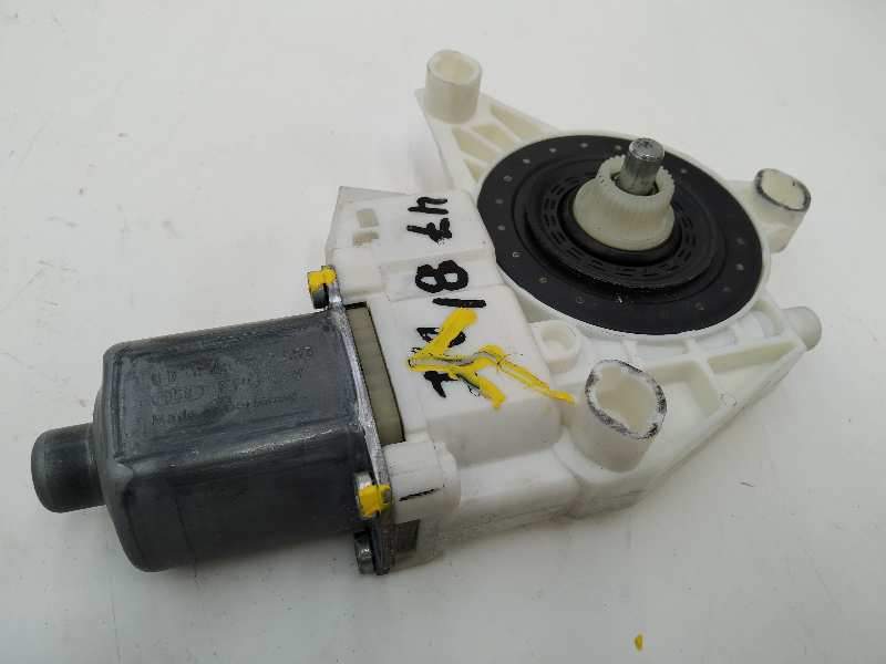 MOTOR ELEVALUNAS DELANTERO IZQUIERDO A2048200142 0130822503 