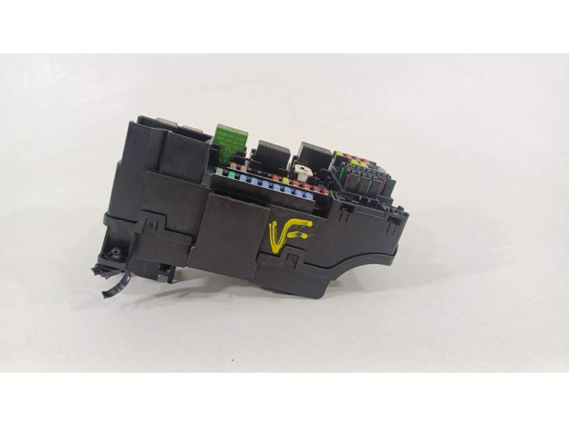 CAJA RELES / FUSIBLES 1802122512 