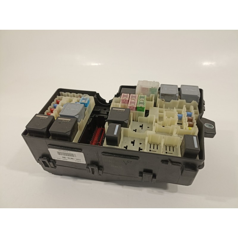 Recambio de caja reles / fusibles para ford focus lim. titanium referencia OEM IAM AV6T14A067AD  