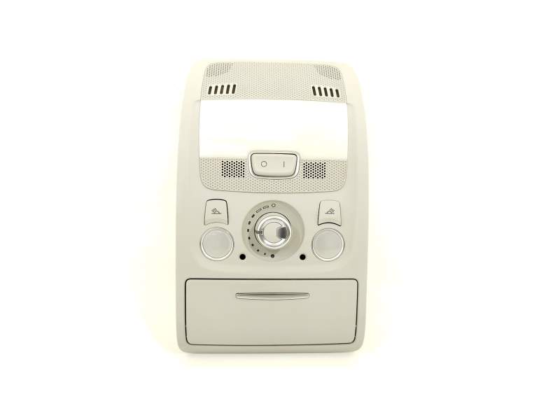 LUZ INTERIOR 8T0947135F 