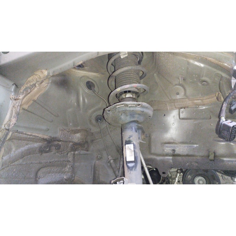 Recambio de amortiguador delantero derecho para seat leon st (5f8) style referencia OEM IAM 5Q0413023FP  