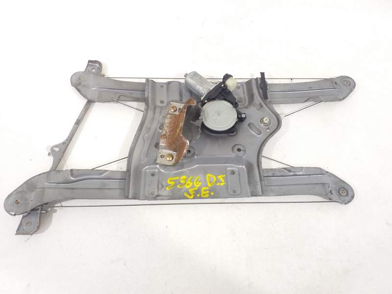 ELEVALUNAS DELANTERO IZQUIERDO MR989947 0620402220 