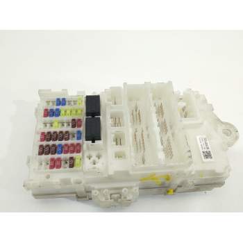 CAJA RELES / FUSIBLES 747049350W 