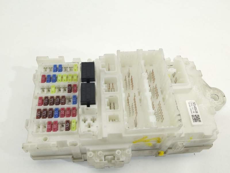 CAJA RELES / FUSIBLES 747049350W 