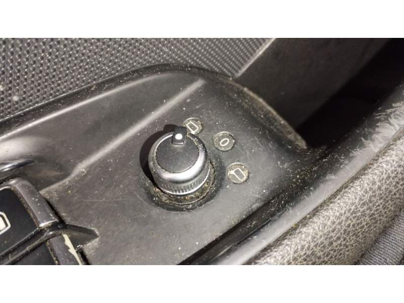 MANDO RETROVISOR 8V0959565E 