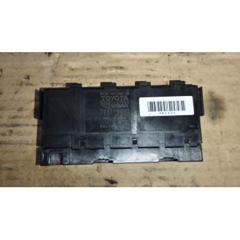 CAJA RELES / FUSIBLES 8264147020 72818502 