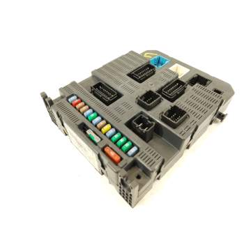 CAJA RELES / FUSIBLES 9663798280 BSI2004P0600 