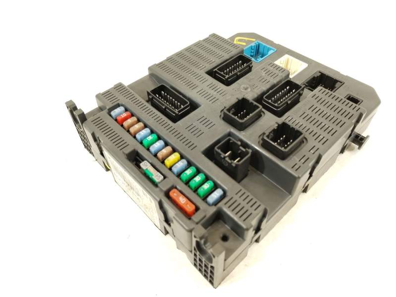 CAJA RELES / FUSIBLES 9663798280 BSI2004P0600 