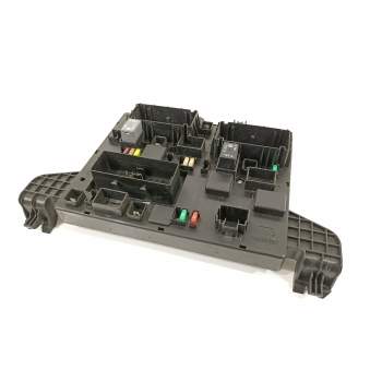 CAJA RELES / FUSIBLES 13302300 