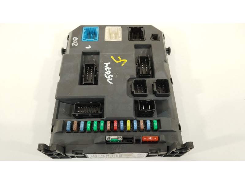 CAJA RELES / FUSIBLES 9666951980 BSIEVX0100