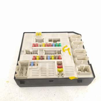 CAJA RELES / FUSIBLES 284B61871R 