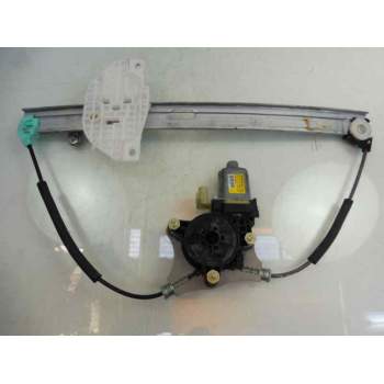 ELEVALUNAS DELANTERO DERECHO 82460H8000 