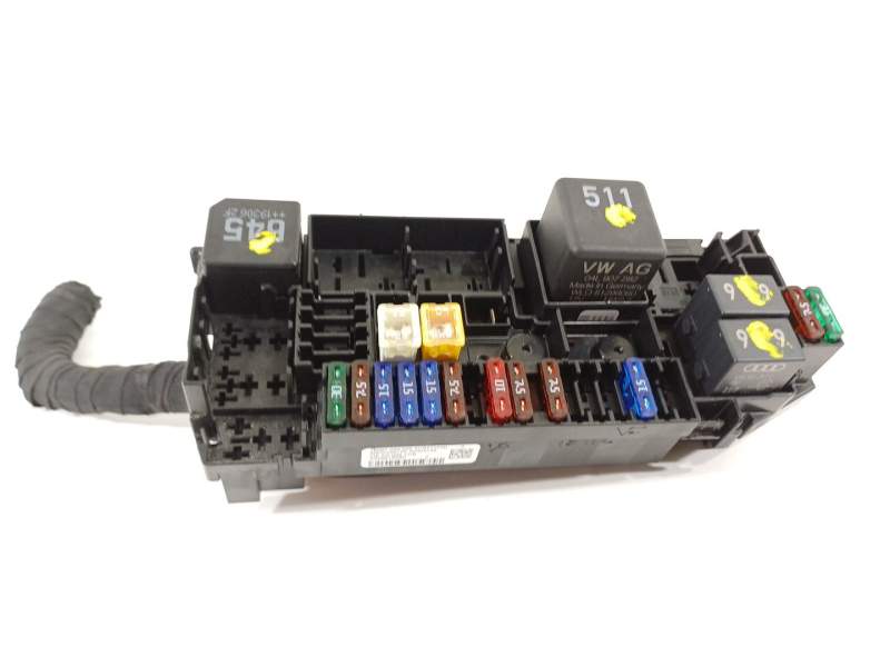 CAJA RELES / FUSIBLES 2Q0941828C 
