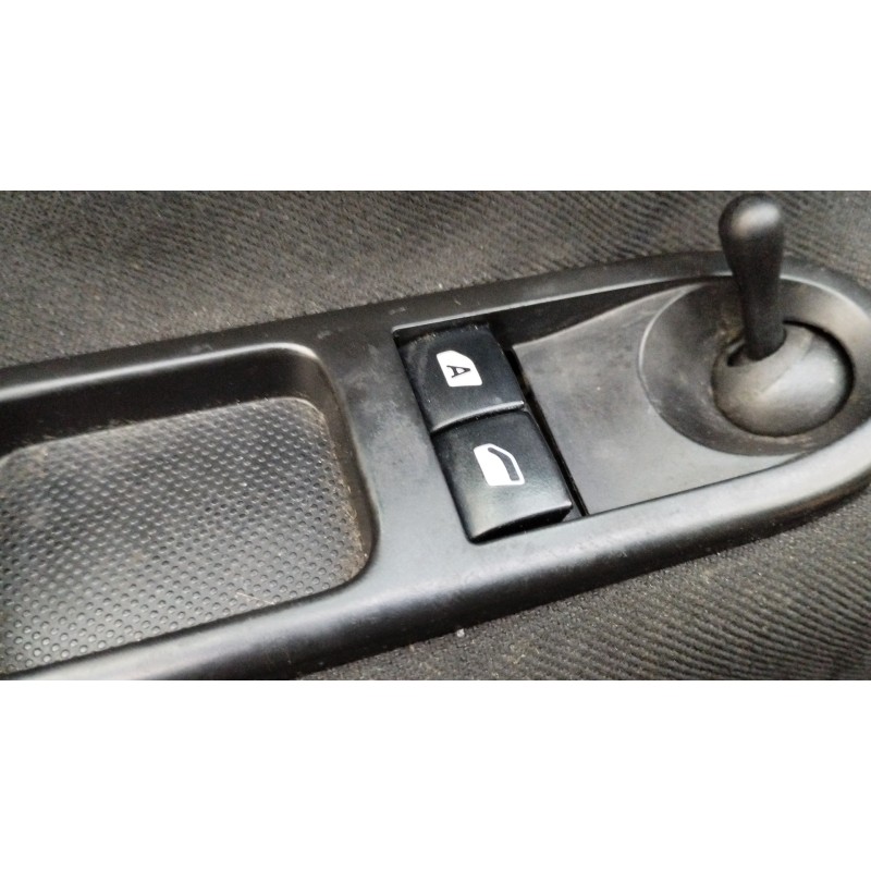 Recambio de mando elevalunas delantero izquierdo para peugeot 207 207 3p referencia OEM IAM   