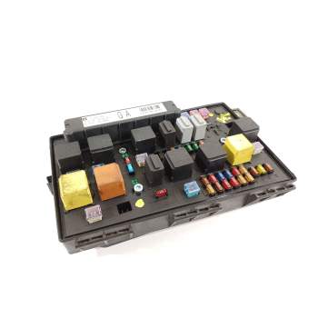 CAJA RELES / FUSIBLES 13205784 015349211 5DK00866843
