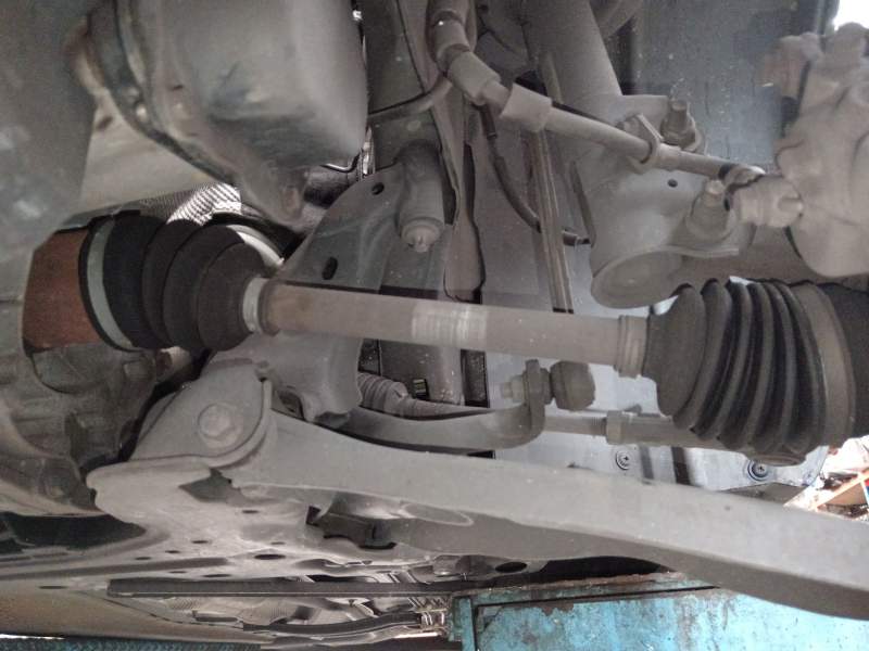 TRANSMISION DELANTERA IZQUIERDA 8V513B437AAA 