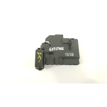 CAJA RELES / FUSIBLES 6R0937550A 6R0937621 6R0915429