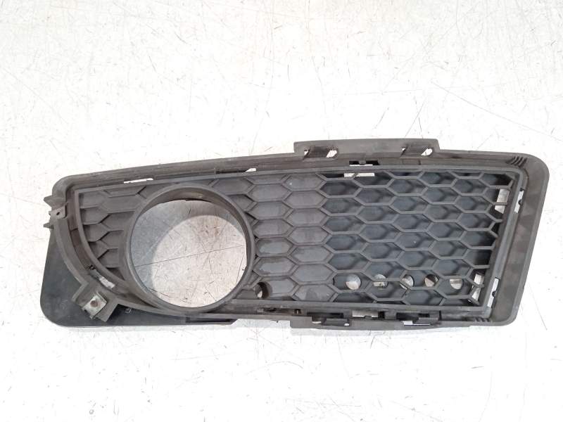REJILLA PARAGOLPES IZQUIERDA 51117892111 15857711 