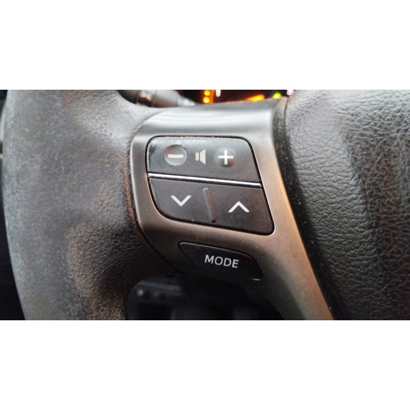 Recambio de mando volante para toyota avensis (t27) active referencia OEM IAM   