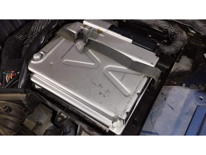 CENTRALITA MOTOR UCE 8E0909552N 0261208039 