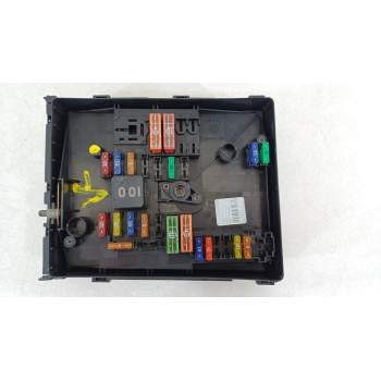 CAJA RELES / FUSIBLES 1K0937125D 