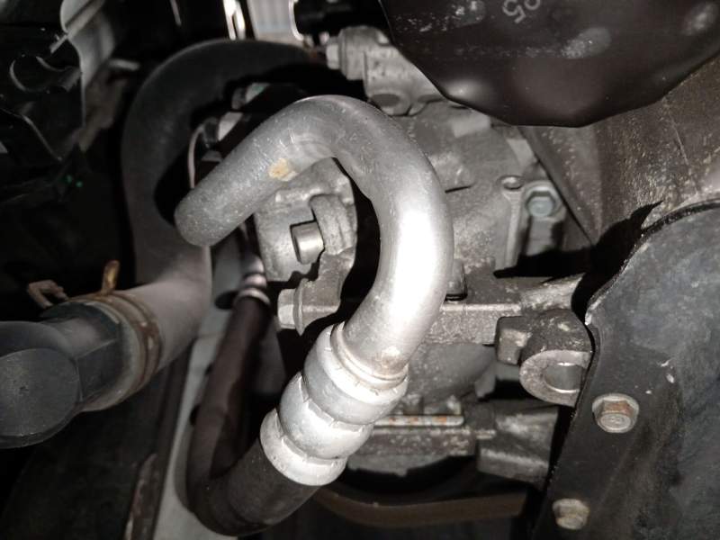 COMPRESOR AIRE ACONDICIONADO 977012K001 