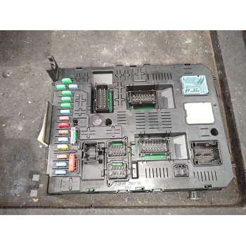 CAJA RELES / FUSIBLES 9666895680 212458701 BSI04EV