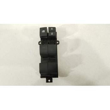 MANDO ELEVALUNAS DELANTERO IZQUIERDO 840400D020 