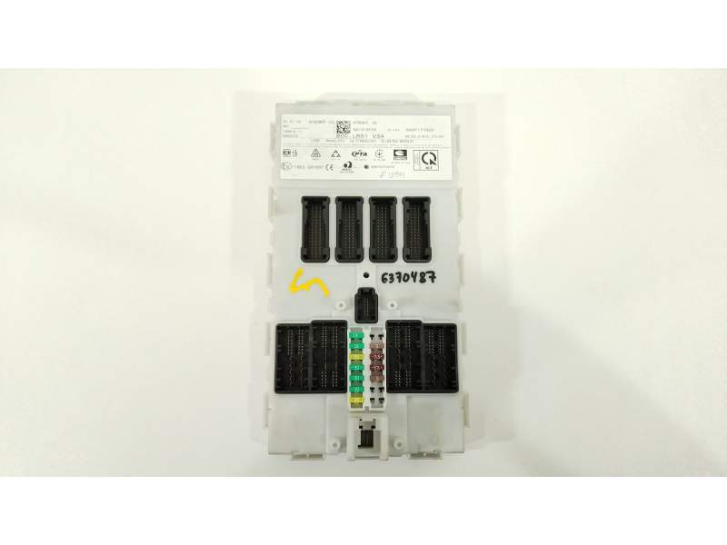 CAJA RELES / FUSIBLES 61355B5D695 6497177820 873696702