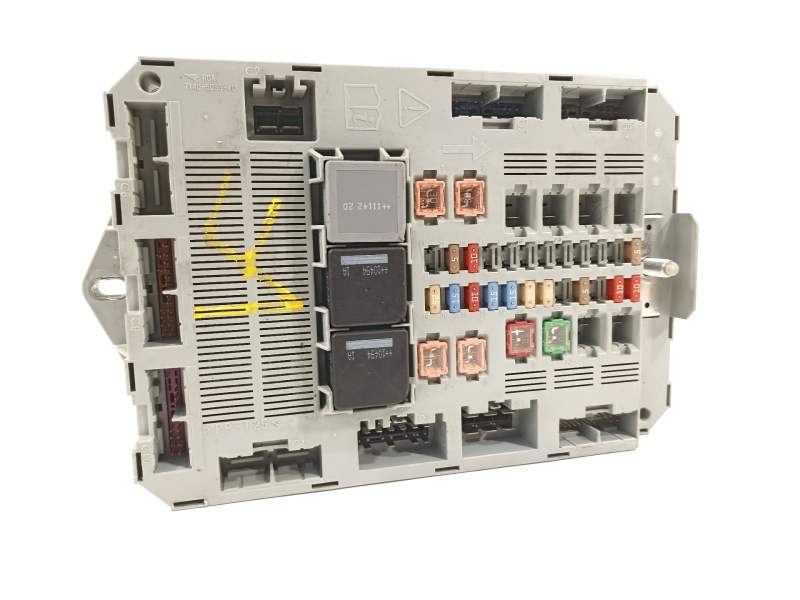 CAJA RELES / FUSIBLES 9X2314D628AC 9X2314D645AA 