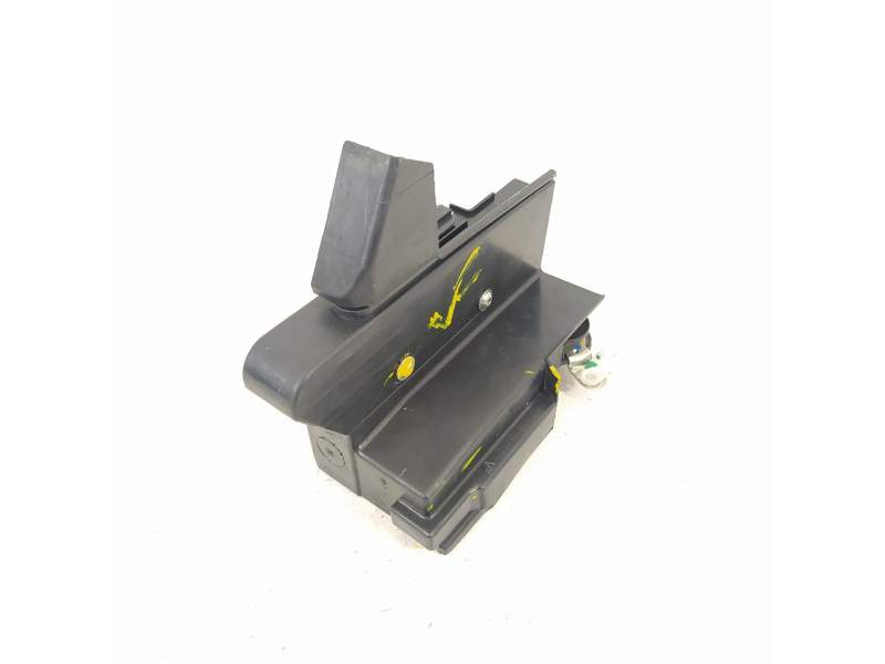 CERRADURA PUERTA TRASERA DERECHA 825022281RG 