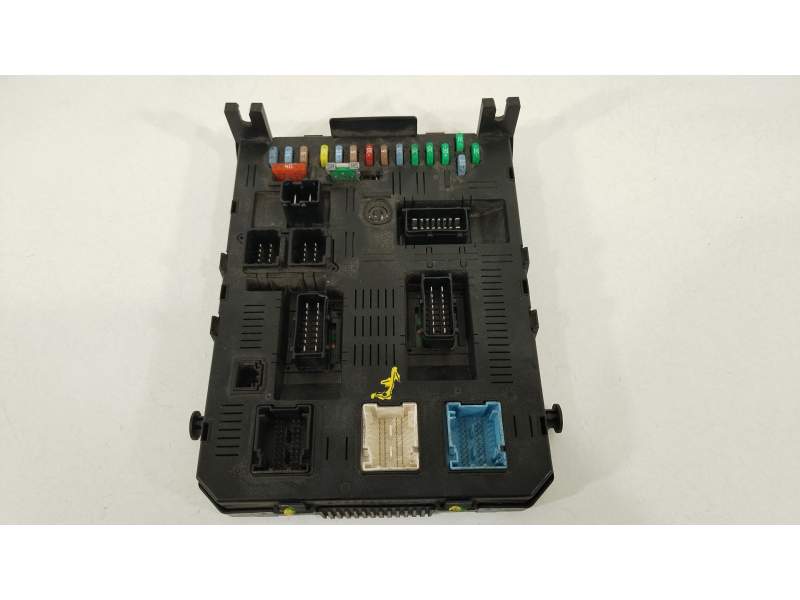 CAJA RELES / FUSIBLES 9663510480 BSI2004H04 